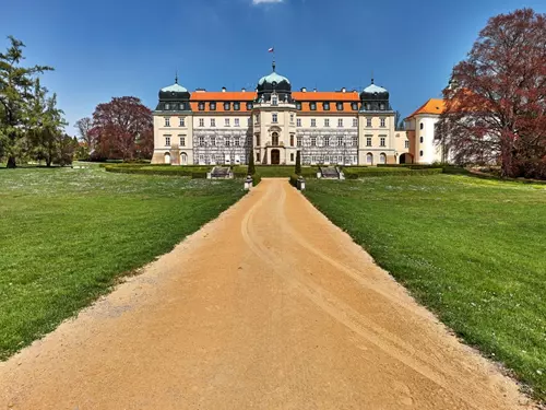 Lánský zámek zve na pravidelné prohlídky