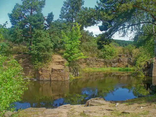 Zatopený lom v Kamýku nad Vltavou