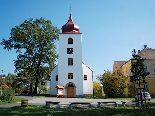 Kostel sv. Kateřiny v obci Křižovatka