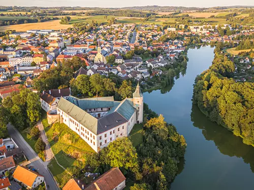 Zámecký areál Žirovnice