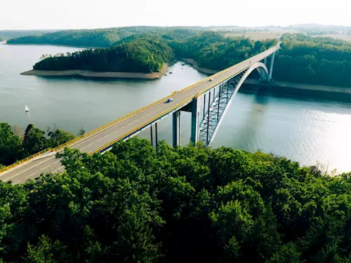 Žďákovský most – největší jednoobloukový most Česka