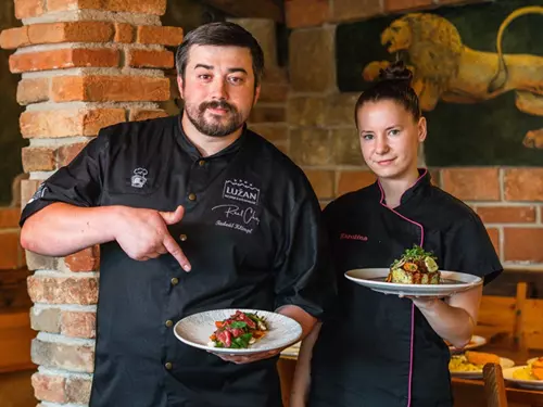 Pizzerie & Steakhouse ve Wellness Hotelu Lužan