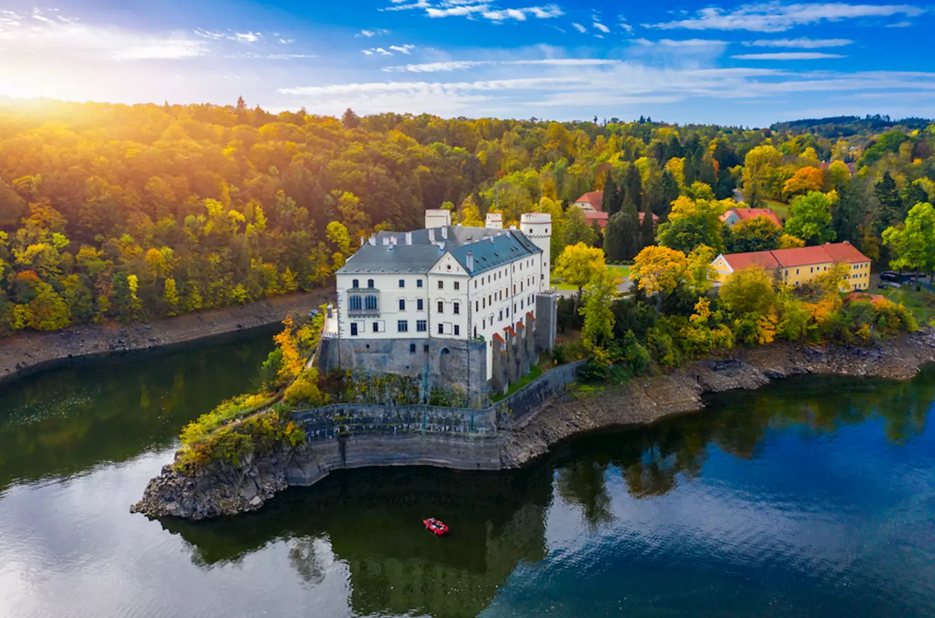 Orlík nad Vltavou, Kudy z nudy