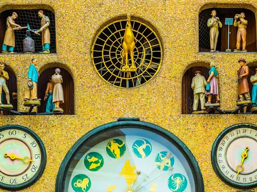 Olomoucký orloj s figurkami proletářů