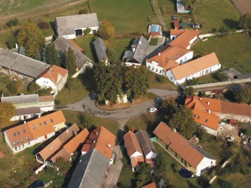 Byšičky – barokní náves ve tvaru okrouhlice