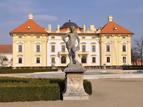 Zámek Slavkov – Austerlitz – panské sídlo rodu Kouniců