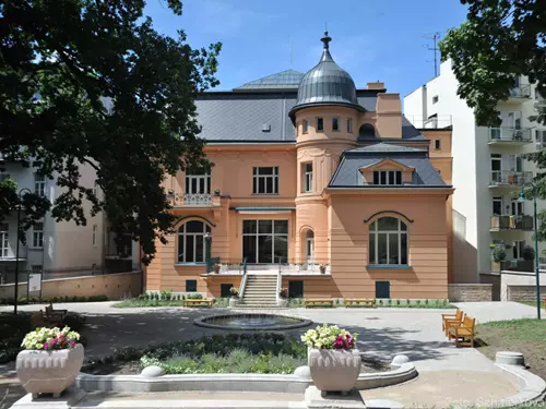 Stiassni, Tugendhat, Löw-Beer, Jurkovič, Arnold a další brněnské vily: Kde se potkává luxus, historie a zajímavé osudy