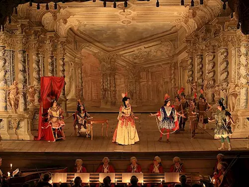 Repríza novodobé světové premiéry barokní opery v barokním divadle zámku Český Krumlov