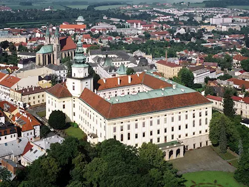 Středověká slavnost o víkendu rozvibruje Kroměříž za účasti Karla IV.