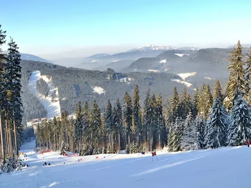 Kvalitní lyžování i nedotčená příroda – to je zima na Bílé v Beskydech