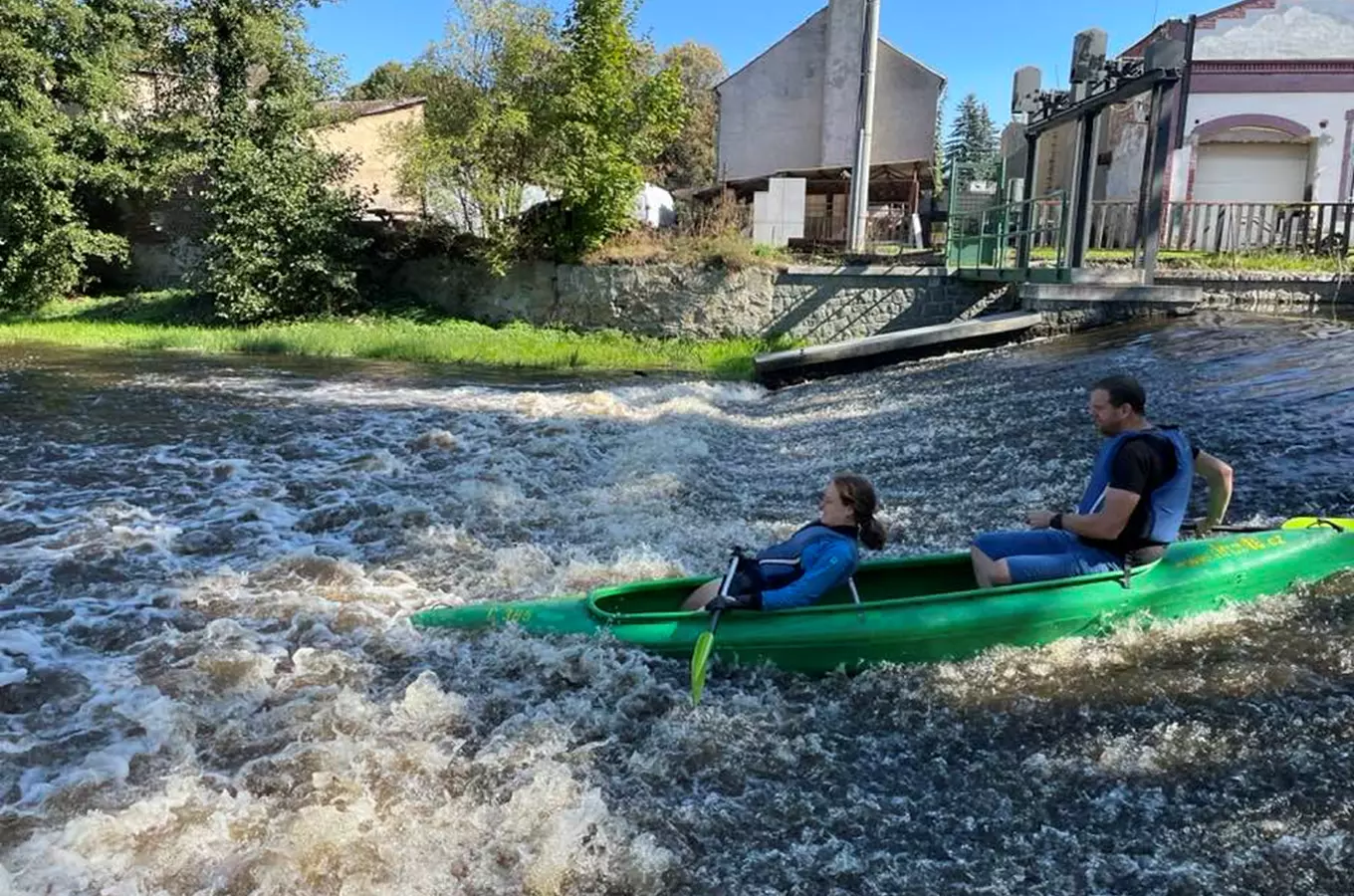 Vodáci na Sázavě a Berounce – splutí těchto řek s Dronte