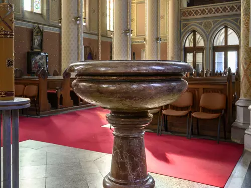 Křtitelnice v kostele sv. Ludmily
