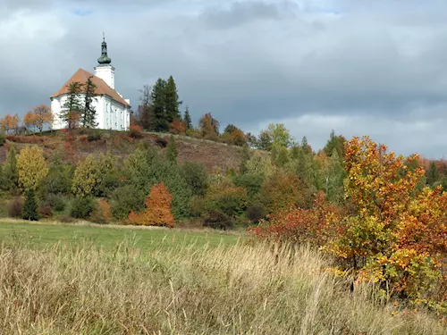 Poutní kostel Panny Marie Pomocné na Uhlířském vrchu