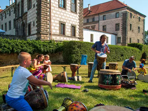 Vinobraní za zámku Nelahozeves