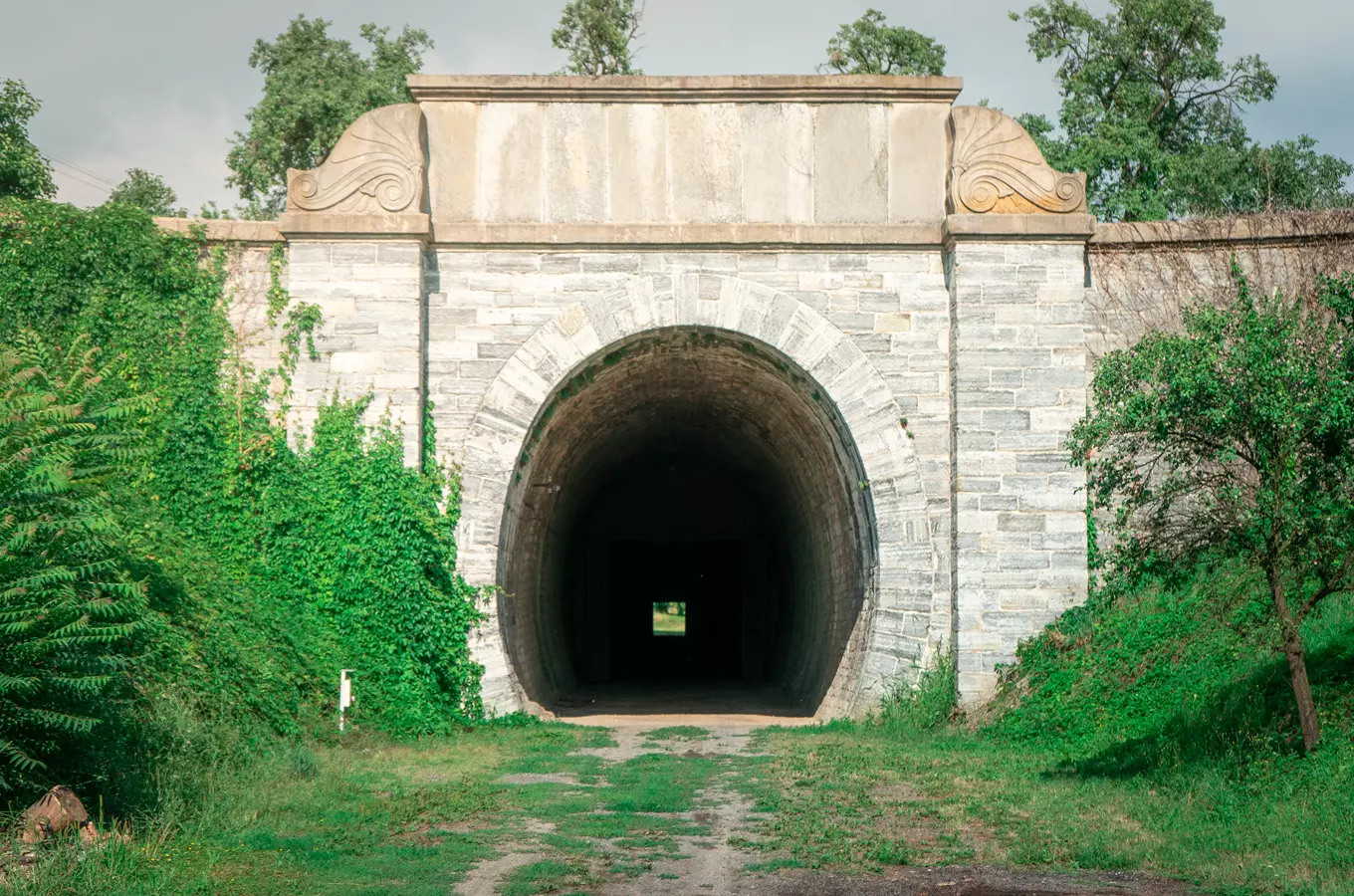 Slavíčský tunel zvenku