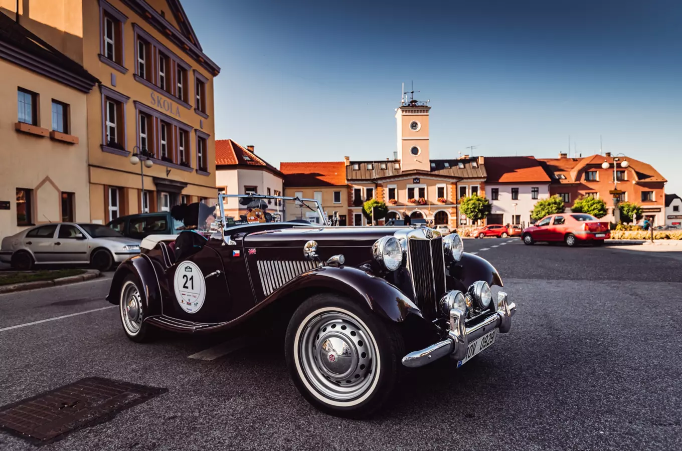 Závody veteránů Oldtimer Bohemia Rally rozjaří Mladou Boleslav