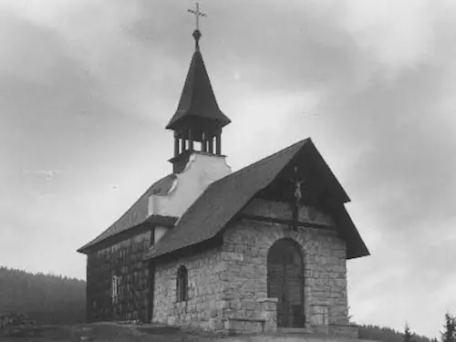 Prestavba kaple v roce 1935