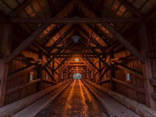 10 tipů, kde se projdete po krytých dřevěných mostech aneb ve stínu i na výsluní 
