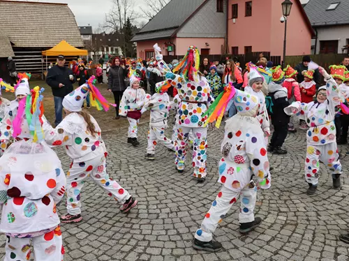 (Ne)obyčejné obyčeje aneb Podoby masopustu – Betlém Hlinsko