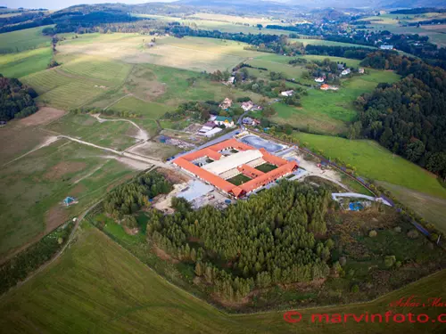 Letecký snímek Farmy Vysoká