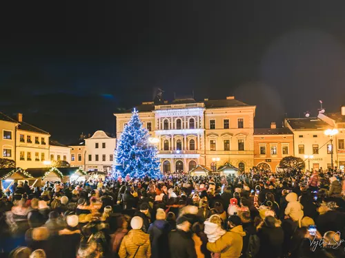 Adventní Lanškroun 2023 – rozsvícení vánočního stromu