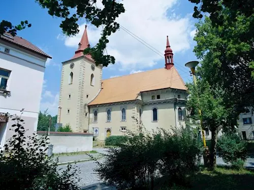 Kostel sv. Bartoloměje v Bakově nad Jizerou
