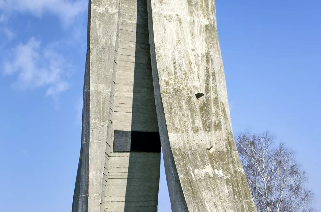 Monument Evropského rozvodí u Bělotína