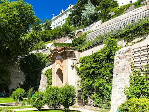 Zahrady pod Pražským hradem projdou stavební obnovou, turistům však zůstanou otevřeny