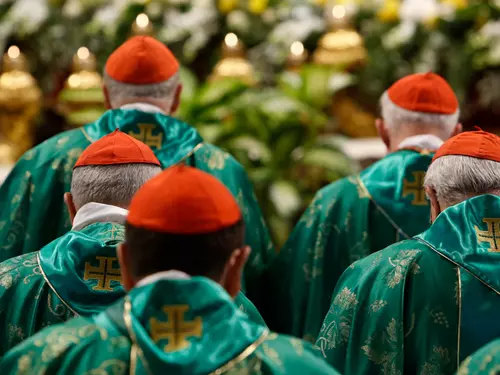 Skláři z Kunratic u Cvikova vyrobili monstranci pro papeže – ukrývá ostatky svaté Zdislavy