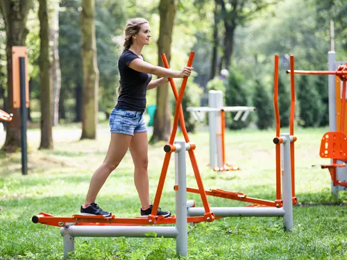 15 tipů na venkovní posilovny a fit parky