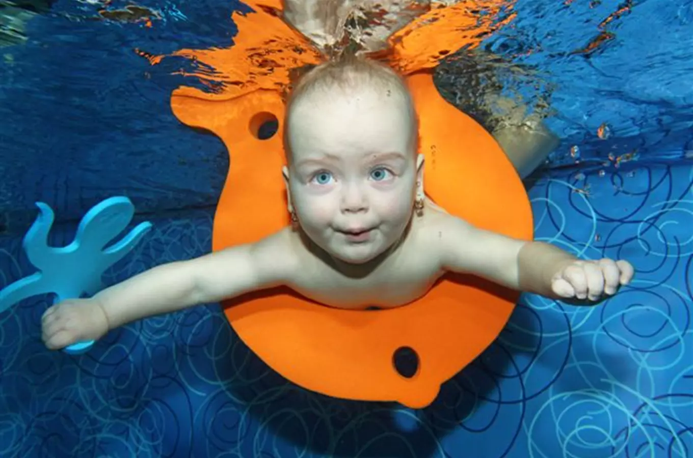 Plavání kojenců Šutka