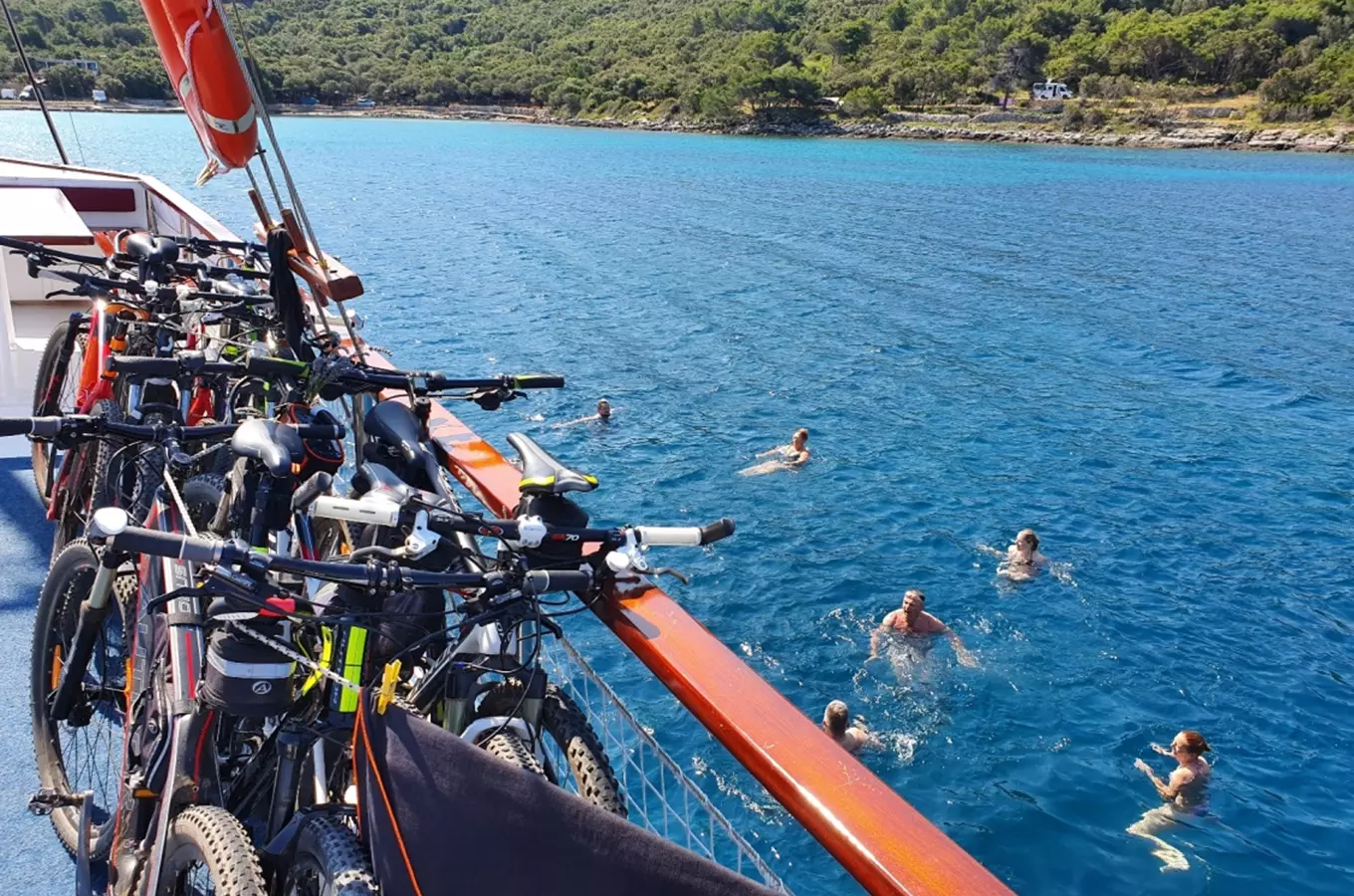 Kololoď – originální český dopravní koncept, který kombinuje cyklistiku a plavbu lodí