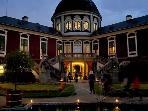 Hradozámecká noc na zámku Veltrusy