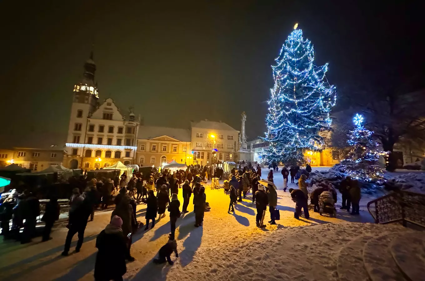 Adventní punčování s rozsvícením vánočního stromu v Hustopečích