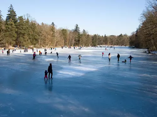 Bruslení na rybníku