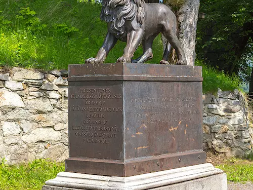 Madarský pomník