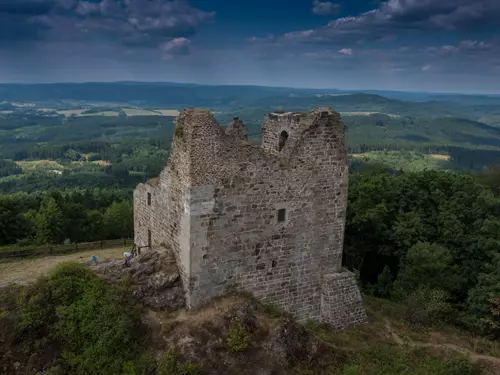 Hrad Přimda – Počátky a vzhled románského hradu