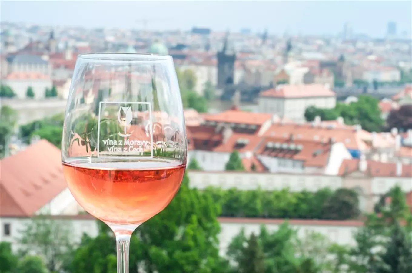 Na Pražském hradě proběhne 1. května Svátek růžových vín