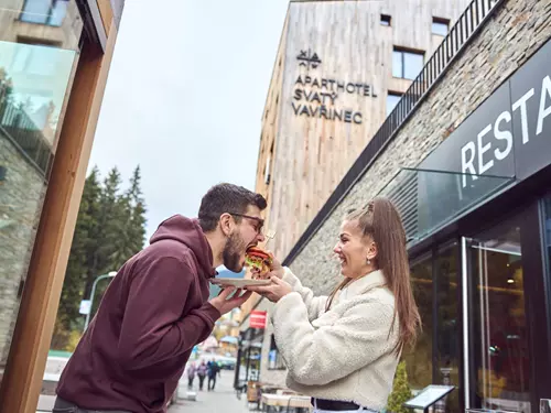 Světové chutě v Peci pod Sněžkou po celé léto