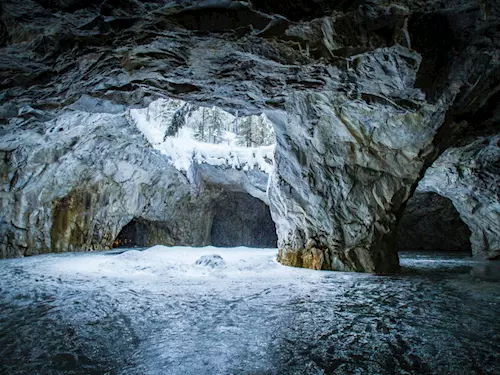 Netradičně otevřeno i v zimě má řada jeskyní 