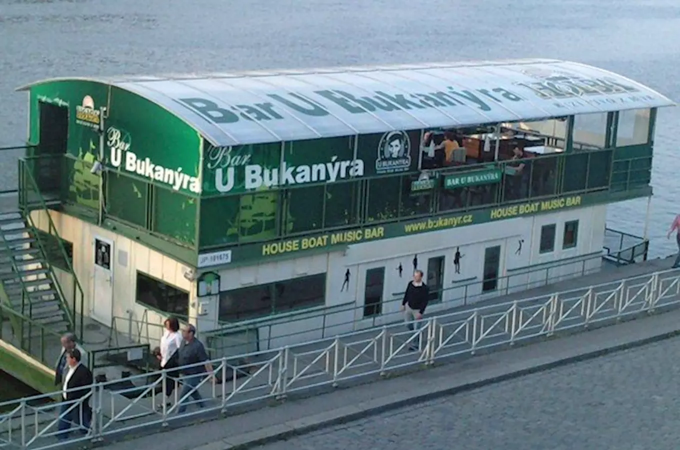 U Bukanýra House Boat Music Bar