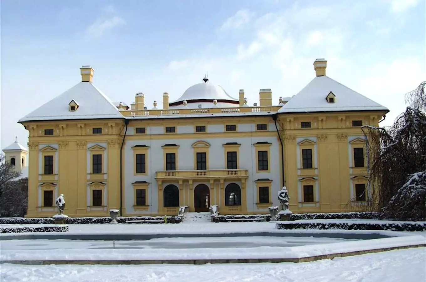 Advent na zámku Slavkov: Čertovské prohlídky a Mikuláš na zámku