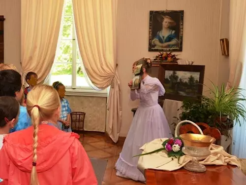 Prohlídky zámku Ratibořice pro děti s komtesou Hortensií