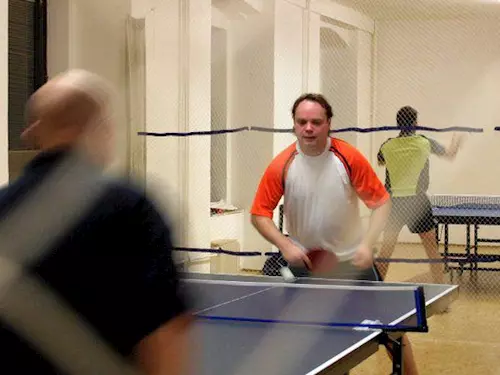 Stolní tenis a společenské hry – sport a zábava téměř pro každého