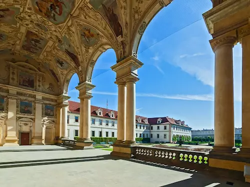 Hradozámecká noc otevře i dveře Valdštejnského paláce 