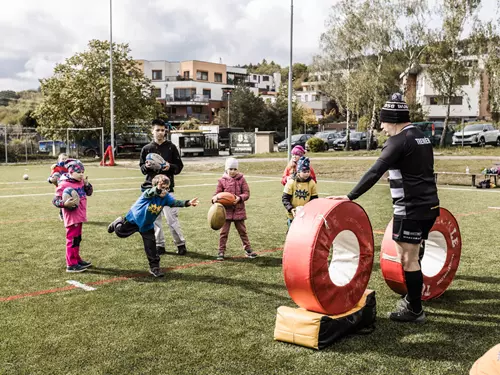 Kurz rugby v Hotelu Transylvánie