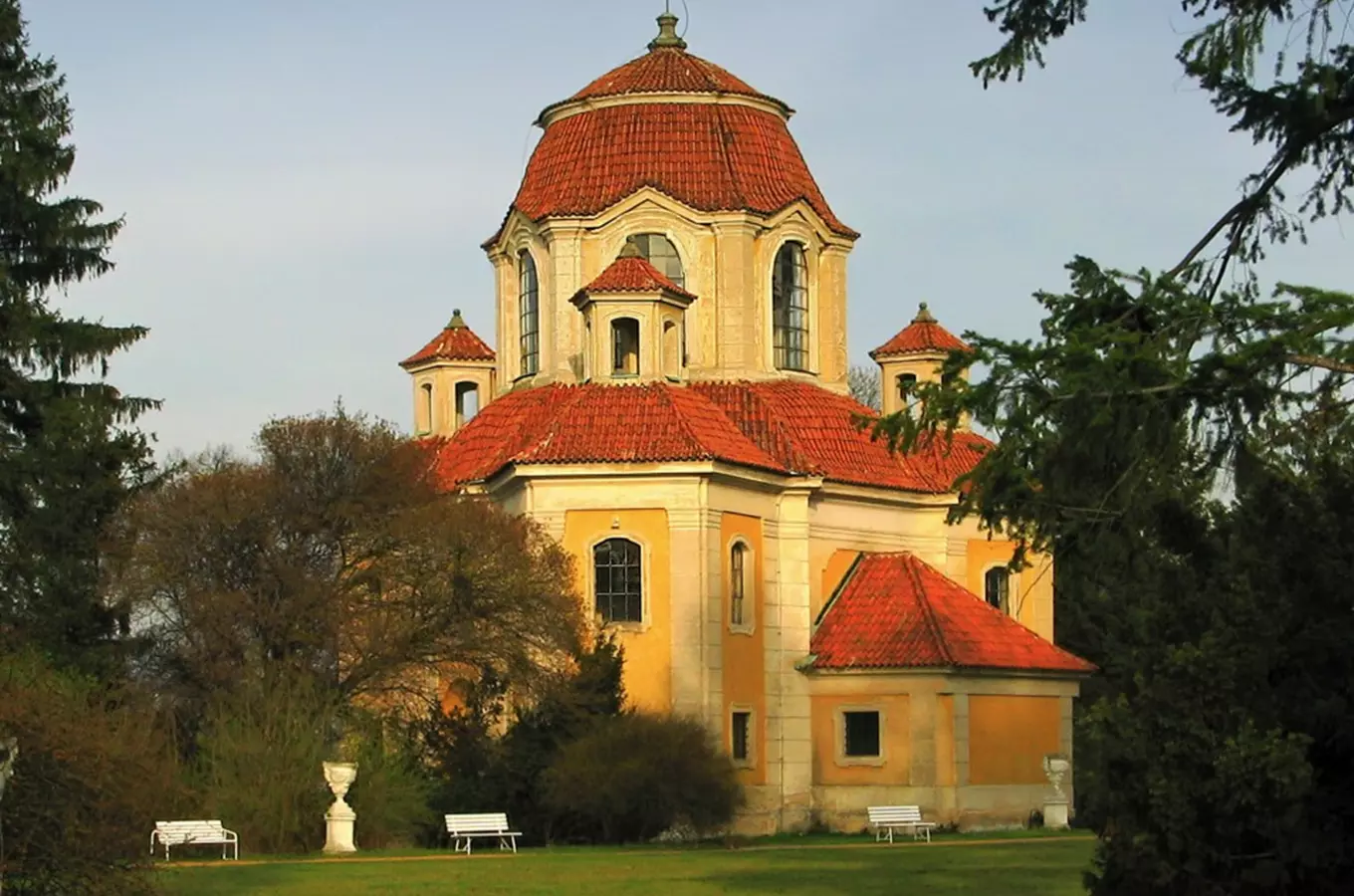 Kaple v Panenských Břežanech