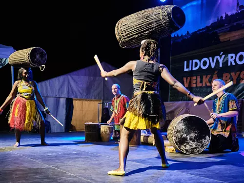 Multižánrový fairtradový festival na hradbách – Bašta pro všechny