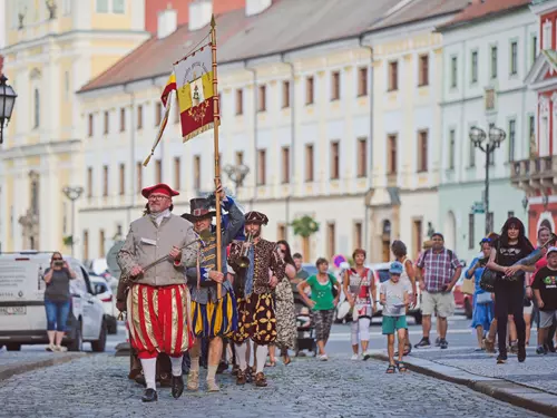 Ceremoniál zvoníků a slavnostní zvonění na Bílé věži