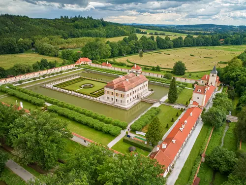 Výstava v zahradním pavilónu Markéta